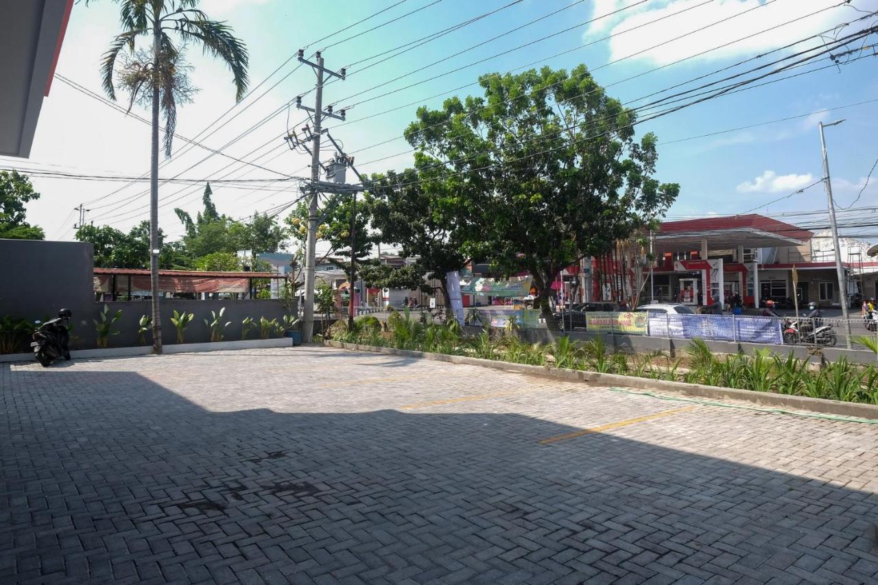 Sans Hotel Aurum Majapahit Semarang Exterior photo