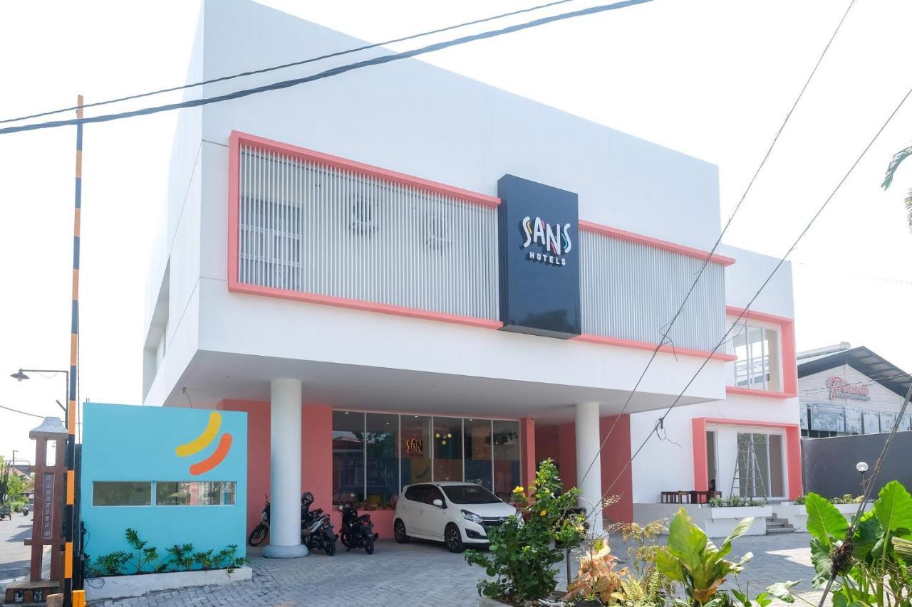 Sans Hotel Aurum Majapahit Semarang Exterior photo
