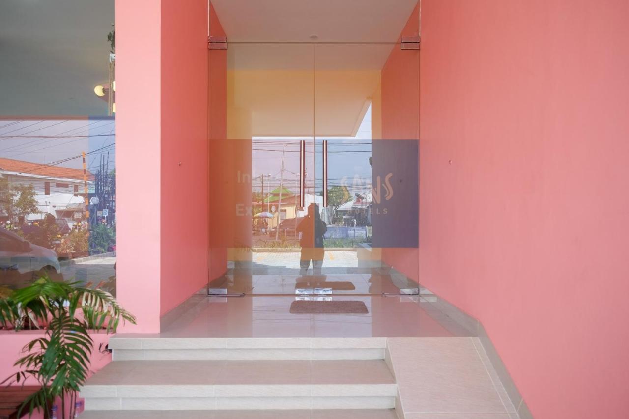 Sans Hotel Aurum Majapahit Semarang Exterior photo